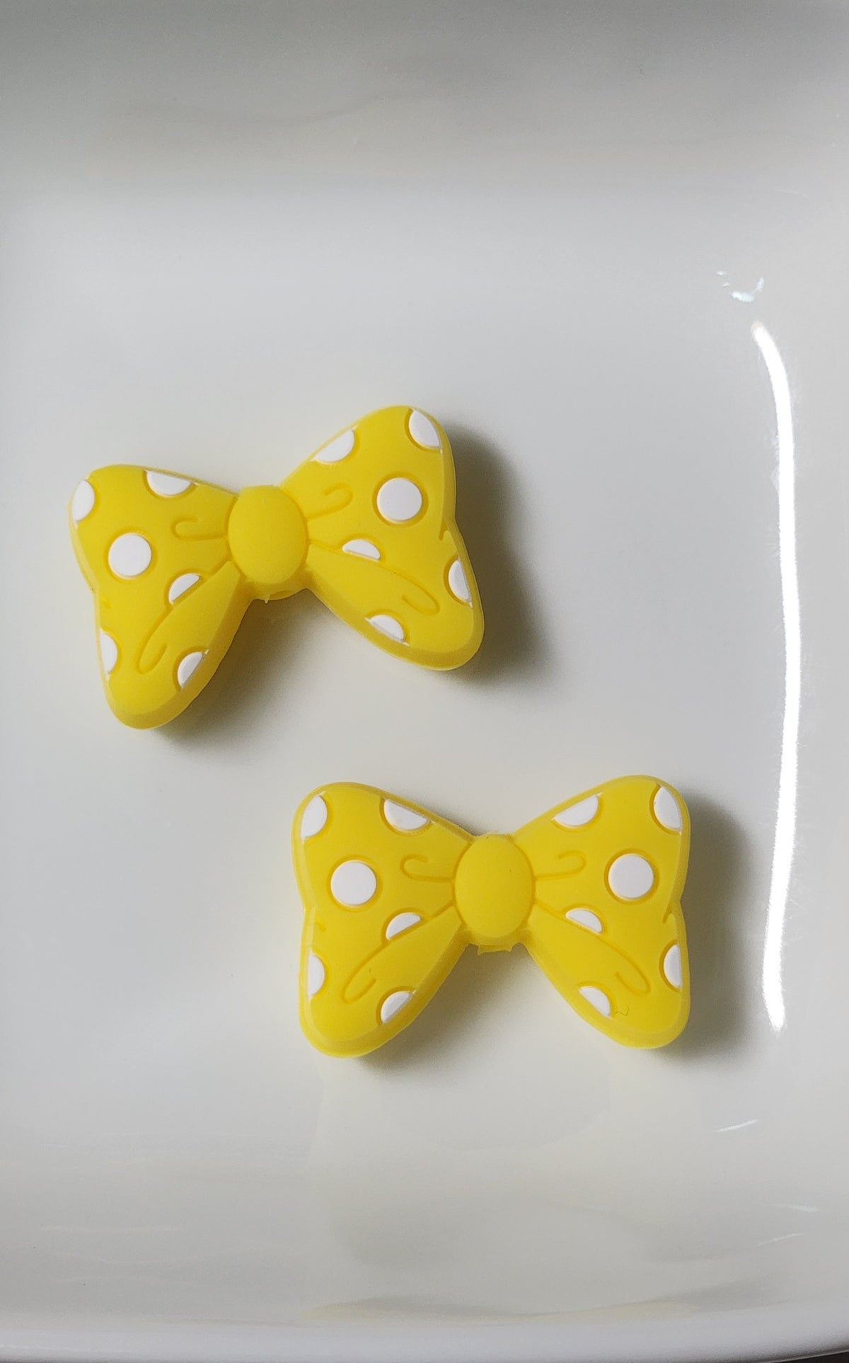 Bow Silicone focal beads