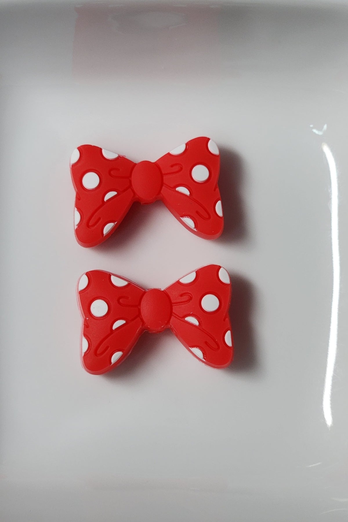 Bow Silicone focal beads
