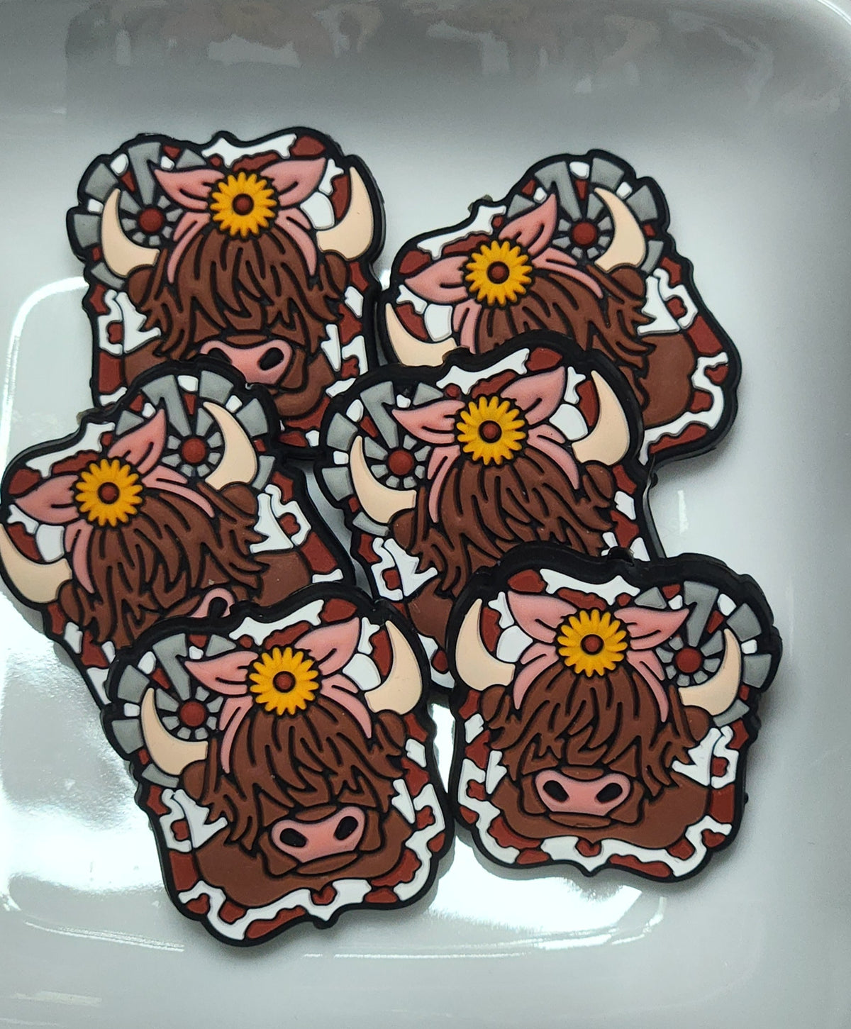 Girlie Highland cow silicone focal bead