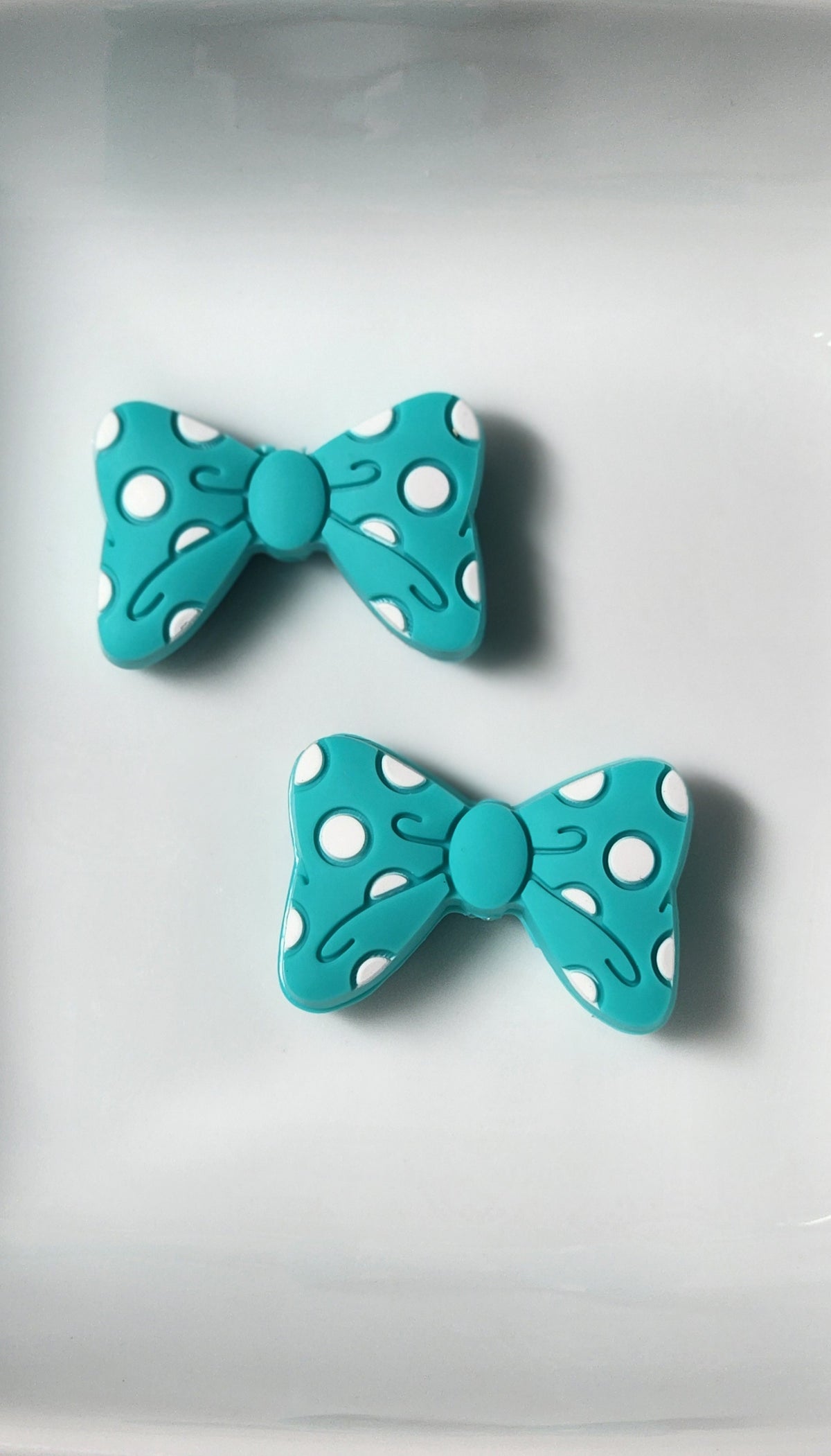 Bow Silicone focal beads